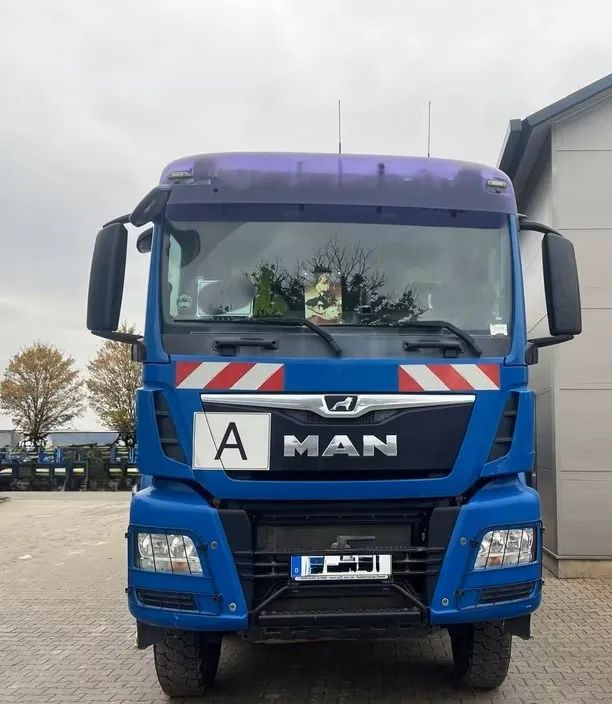 MAN TGS 41.460 8x8 • Meiller • Muldenkipper • Allrad • Euro 6d • Przebieg: 85 000 km - Truk jungkit: gambar 3 MAN TGS 41.460 8x8 • Meiller • Muldenkipper • Allrad • Euro 6d • Przebieg: 85 000 km - Truk jungkit: gambar 3