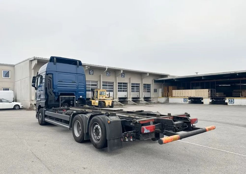 MAN TGX 26.470 6x2 | BDF | Oś podnoszona + skrętna | Retarder | Euro 6 | Automatyczna klimatyzacja | Napęd na tylne koła - Truk sasis: gambar 4 MAN TGX 26.470 6x2 | BDF | Oś podnoszona + skrętna | Retarder | Euro 6 | Automatyczna klimatyzacja | Napęd na tylne koła - Truk sasis: gambar 4