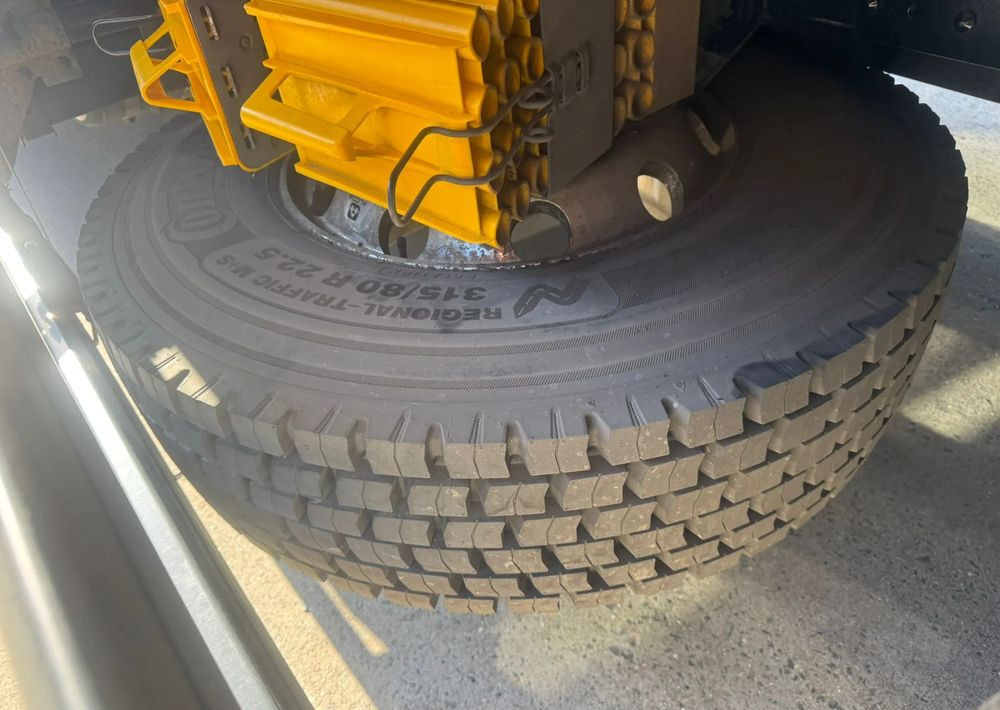 MAN TGX 26.480 • HDS Atlas 145.2 •Oś podnoszona i skrętna 426 tys. km - Zestaw z przyczepą Schwarzmüller Oś przednia – resory piórowe, tylna – pneumatyka • - Truk flatbed, Truk derek: gambar 2 MAN TGX 26.480 • HDS Atlas 145.2 •Oś podnoszona i skrętna 426 tys. km - Zestaw z przyczepą Schwarzmüller Oś przednia – resory piórowe, tylna – pneumatyka • - Truk flatbed, Truk derek: gambar 2