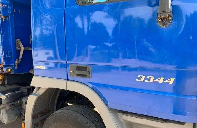 Mercedes-Benz Actros 3344 6x4 / Wywrotka trójstronna Miller / Euro 5 / - Truk jungkit: gambar 4 Mercedes-Benz Actros 3344 6x4 / Wywrotka trójstronna Miller / Euro 5 / - Truk jungkit: gambar 4