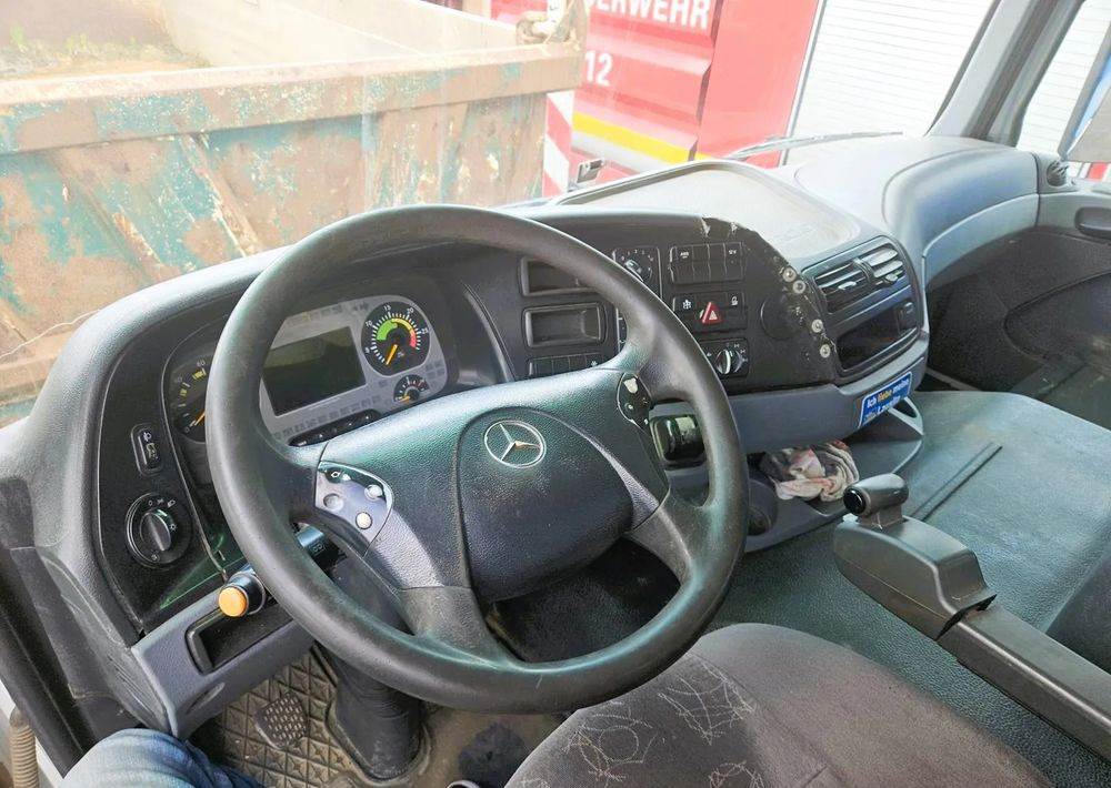 Mercedes-Benz Actros 4144 8x8/ Wywrotka/ Mulda/ Euro 5/ Retarder - Truk jungkit: gambar 4 Mercedes-Benz Actros 4144 8x8/ Wywrotka/ Mulda/ Euro 5/ Retarder - Truk jungkit: gambar 4
