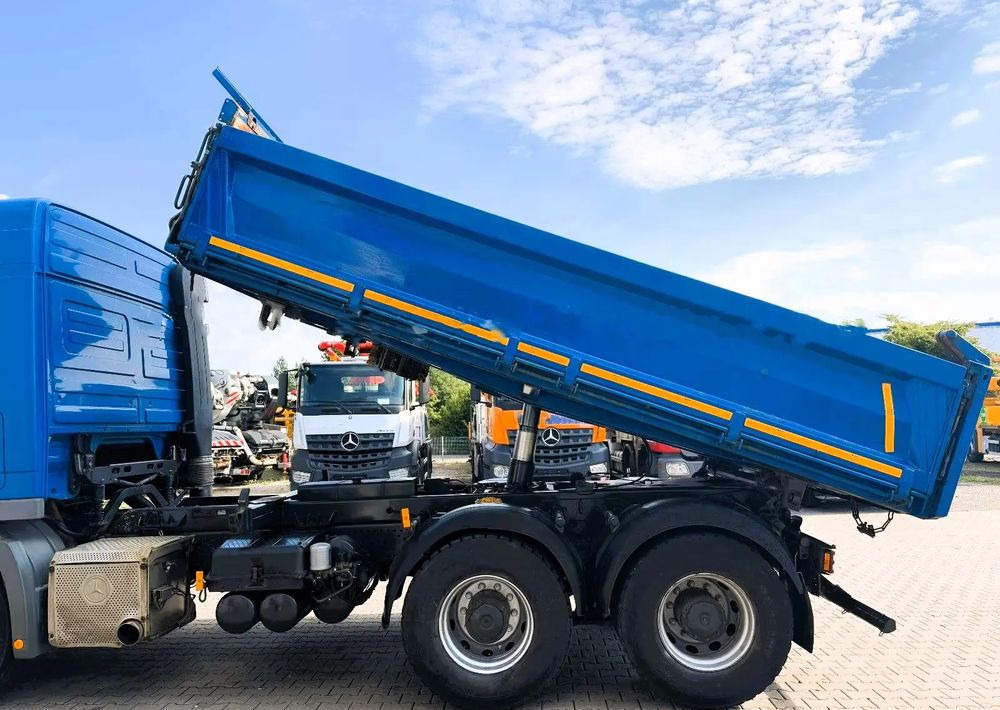 Mercedes-Benz Actros 6x4 / Meiller Trójstronny Wywrot / Bordmatic/ Retarder/ Euro 5/ Klimatyzacja - Truk jungkit: gambar 3 Mercedes-Benz Actros 6x4 / Meiller Trójstronny Wywrot / Bordmatic/ Retarder/ Euro 5/ Klimatyzacja - Truk jungkit: gambar 3