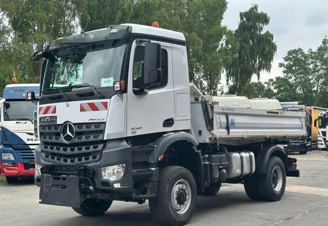 Mercedes-Benz Arocs 2040 4x4 – Meiller | Euro 6c | płyta czołowa do montażu pługu, osprzętu zimowego lub komunalnego | Automat | Resory stalowe (Blatt-Blatt) - Truk jungkit: gambar 4 Mercedes-Benz Arocs 2040 4x4 – Meiller | Euro 6c | płyta czołowa do montażu pługu, osprzętu zimowego lub komunalnego | Automat | Resory stalowe (Blatt-Blatt) - Truk jungkit: gambar 4