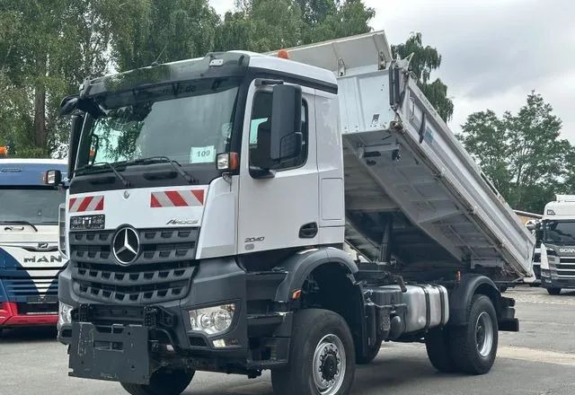 Mercedes-Benz Arocs 2040 4x4 – Meiller | Euro 6c | płyta czołowa do montażu pługu, osprzętu zimowego lub komunalnego | Automat | Resory stalowe (Blatt-Blatt) - Truk jungkit: gambar 1 Mercedes-Benz Arocs 2040 4x4 – Meiller | Euro 6c | płyta czołowa do montażu pługu, osprzętu zimowego lub komunalnego | Automat | Resory stalowe (Blatt-Blatt) - Truk jungkit: gambar 1