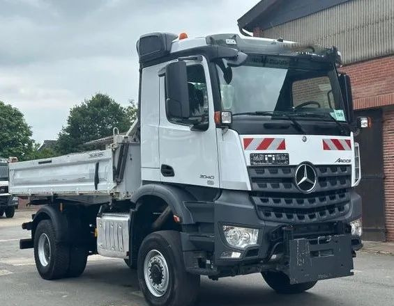 Mercedes-Benz Arocs 2040 4x4 – Meiller | Euro 6c | płyta czołowa do montażu pługu, osprzętu zimowego lub komunalnego | Automat | Resory stalowe (Blatt-Blatt) - Truk jungkit: gambar 3 Mercedes-Benz Arocs 2040 4x4 – Meiller | Euro 6c | płyta czołowa do montażu pługu, osprzętu zimowego lub komunalnego | Automat | Resory stalowe (Blatt-Blatt) - Truk jungkit: gambar 3