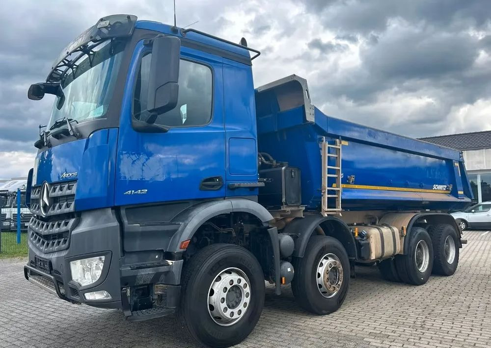 Mercedes-Benz Arocs 4142 | Wywrotka Schmitz | 8x4 | Euro 6 | Klima | Retarder | 242 598 km - Truk jungkit: gambar 4 Mercedes-Benz Arocs 4142 | Wywrotka Schmitz | 8x4 | Euro 6 | Klima | Retarder | 242 598 km - Truk jungkit: gambar 4