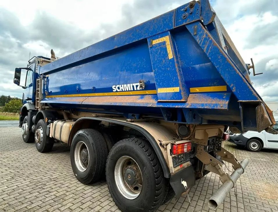 Mercedes-Benz Arocs 4142 | Wywrotka Schmitz | 8x4 | Euro 6 | Klima | Retarder | 242 598 km - Truk jungkit: gambar 2 Mercedes-Benz Arocs 4142 | Wywrotka Schmitz | 8x4 | Euro 6 | Klima | Retarder | 242 598 km - Truk jungkit: gambar 2