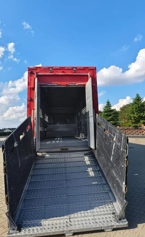 Pezzaioli 2017 / 3 POZIOMY / TRANSPORT ZWIERZĄT / HYDRAULIKA / STEROWANIE PILOTEM/ PODNOSZONY DACH / - Semi-trailer pengangkut hewan: gambar 3 Pezzaioli 2017 / 3 POZIOMY / TRANSPORT ZWIERZĄT / HYDRAULIKA / STEROWANIE PILOTEM/ PODNOSZONY DACH / - Semi-trailer pengangkut hewan: gambar 3
