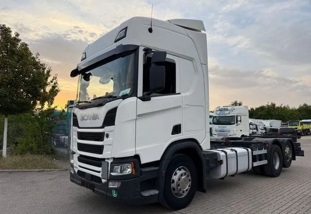 Scania R450 BDF • 6x2 • Euro 6d • Skrętna tylna oś • Retarder • Pod zabudowę • - Truk sasis: gambar 4 Scania R450 BDF • 6x2 • Euro 6d • Skrętna tylna oś • Retarder • Pod zabudowę • - Truk sasis: gambar 4