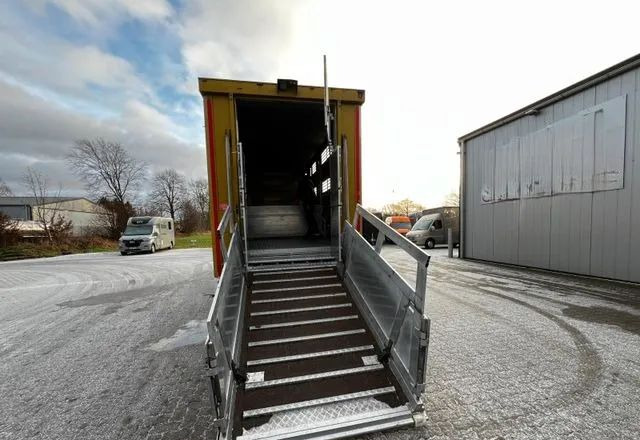Volvo FH 420 • KABA • Transport Zwierząt 3xŚwinie/ 2xBydło 3-piętrowy • Euro 5 • Retarder • Oś podnoszona i skrętna - Truk pengangkut hewan: gambar 5 Volvo FH 420 • KABA • Transport Zwierząt 3xŚwinie/ 2xBydło 3-piętrowy • Euro 5 • Retarder • Oś podnoszona i skrętna - Truk pengangkut hewan: gambar 5
