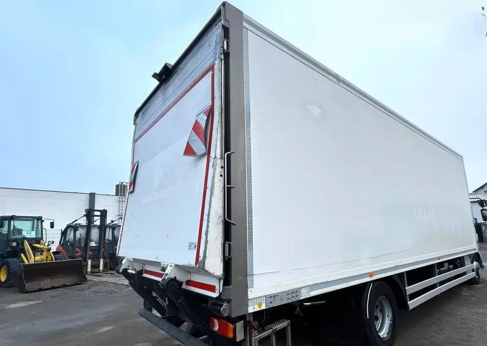 Volvo FL 250 | Chłodnia Carrier Supra -30°C | Hydrauliczna platforma załadunkowa | ogrzewanie postojowe | 187 654 km | Automatyczna skrzynia | Euro 6 |4x2 - Truk berpendingin: gambar 5 Volvo FL 250 | Chłodnia Carrier Supra -30°C | Hydrauliczna platforma załadunkowa | ogrzewanie postojowe | 187 654 km | Automatyczna skrzynia | Euro 6 |4x2 - Truk berpendingin: gambar 5