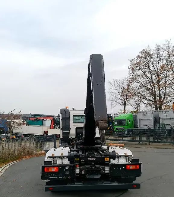 Volvo FM 410 • 6x2 • Meiller z systemem HDS (roll-off) • Euro 6 • Przebieg 251235 km • - Hook lift: gambar 5 Volvo FM 410 • 6x2 • Meiller z systemem HDS (roll-off) • Euro 6 • Przebieg 251235 km • - Hook lift: gambar 5