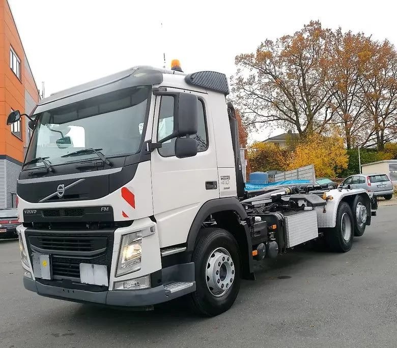 Volvo FM 410 • 6x2 • Meiller z systemem HDS (roll-off) • Euro 6 • Przebieg 251235 km • - Hook lift: gambar 3 Volvo FM 410 • 6x2 • Meiller z systemem HDS (roll-off) • Euro 6 • Przebieg 251235 km • - Hook lift: gambar 3