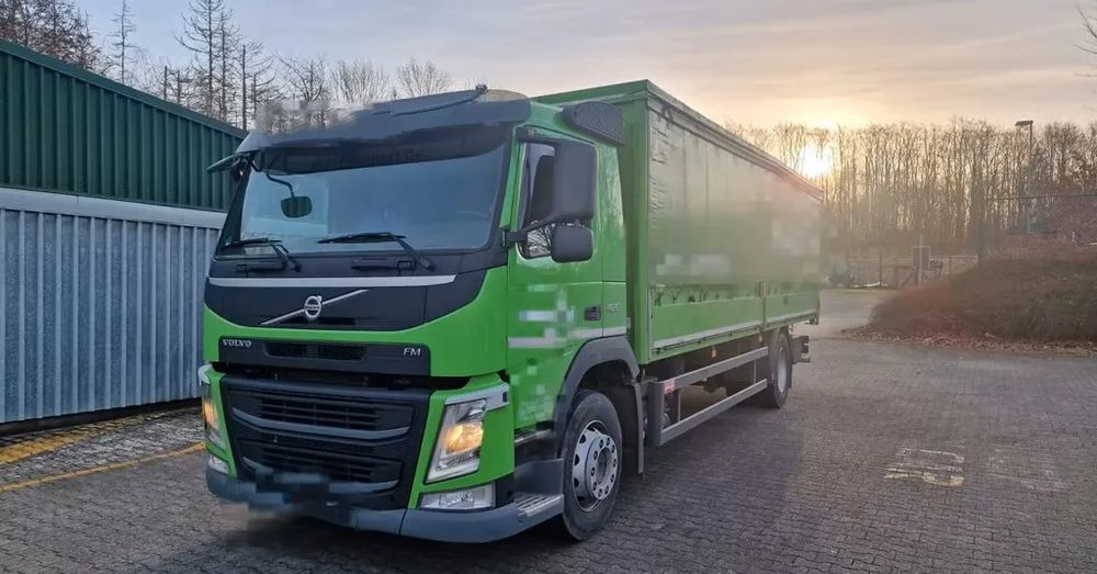 Volvo FM 420 – zabudowa + plandeka / Automatyczna skrzynia / Euro 6 / Zawieszenie pneumatyczne/ 4x2/ - Truk dengan terpal samping: gambar 1 Volvo FM 420 – zabudowa + plandeka / Automatyczna skrzynia / Euro 6 / Zawieszenie pneumatyczne/ 4x2/ - Truk dengan terpal samping: gambar 1