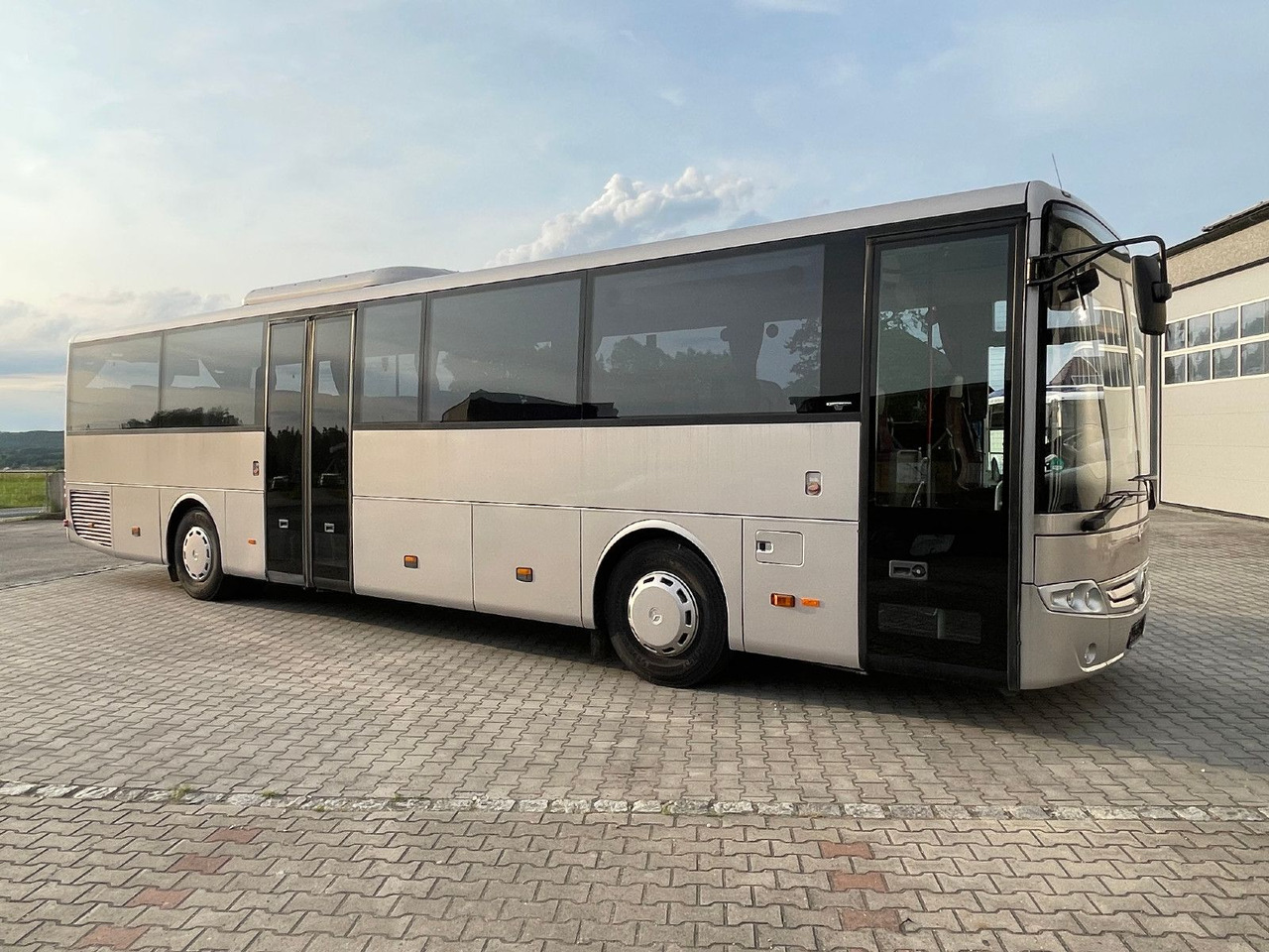 Mercedes-Benz Intouro Euro 6 mit 57 Plätzen - Bus pinggiran kota: gambar 5 Mercedes-Benz Intouro Euro 6 mit 57 Plätzen - Bus pinggiran kota: gambar 5