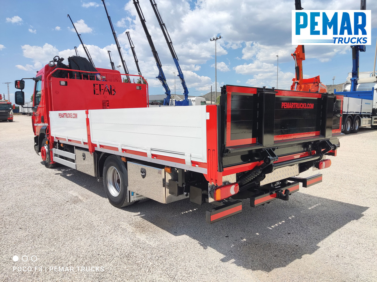 Truk flatbed, Truk derek DAF LF 210 GRUA CAJA FIJA: gambar 8