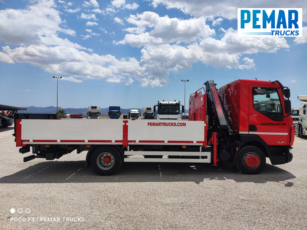Truk flatbed, Truk derek DAF LF 210 GRUA CAJA FIJA: gambar 5
