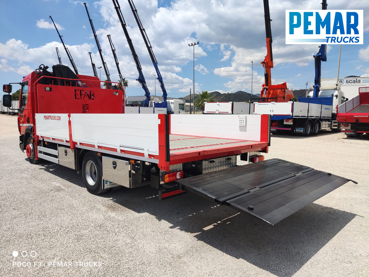 Truk flatbed, Truk derek DAF LF 210 GRUA CAJA FIJA: gambar 13