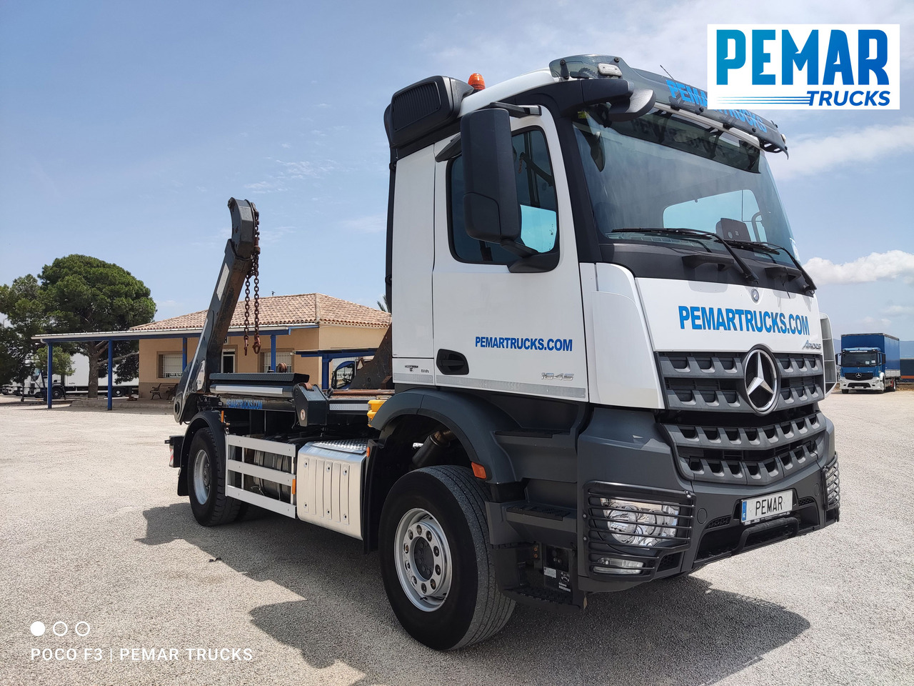 MERCEDES-BENZ AROCS 1845 PORTACONTENEDOR CADENAS - Truk skip loader: gambar 4 MERCEDES-BENZ AROCS 1845 PORTACONTENEDOR CADENAS - Truk skip loader: gambar 4