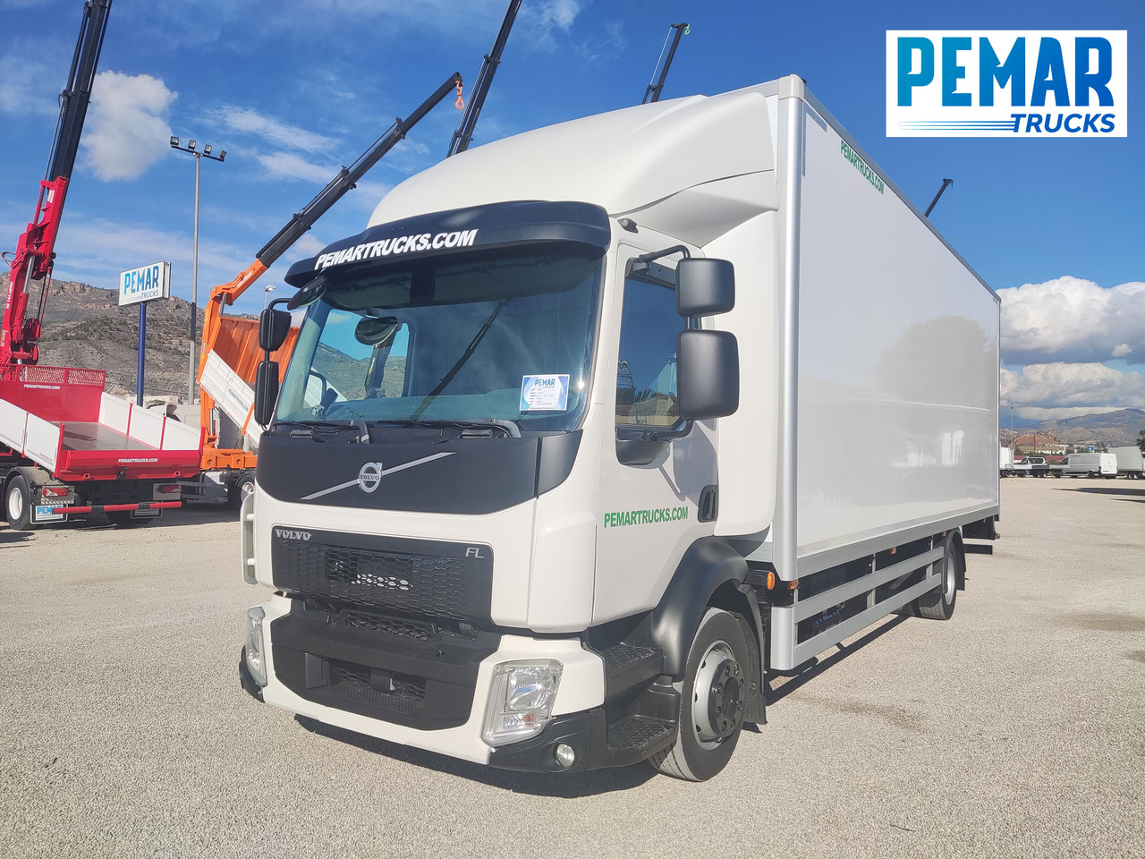VOLVO FL 210 12T CAJA CERRADA - Truk box: gambar 1 VOLVO FL 210 12T CAJA CERRADA - Truk box: gambar 1