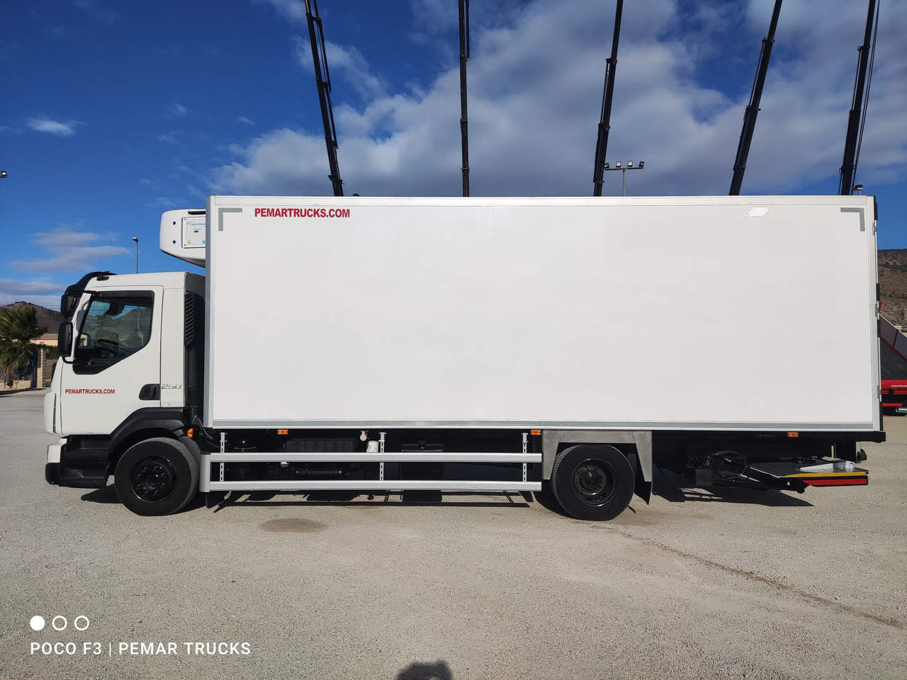Truk berpendingin VOLVO FL 250 FRIGORIFICO 12T EURO 6: gambar 8