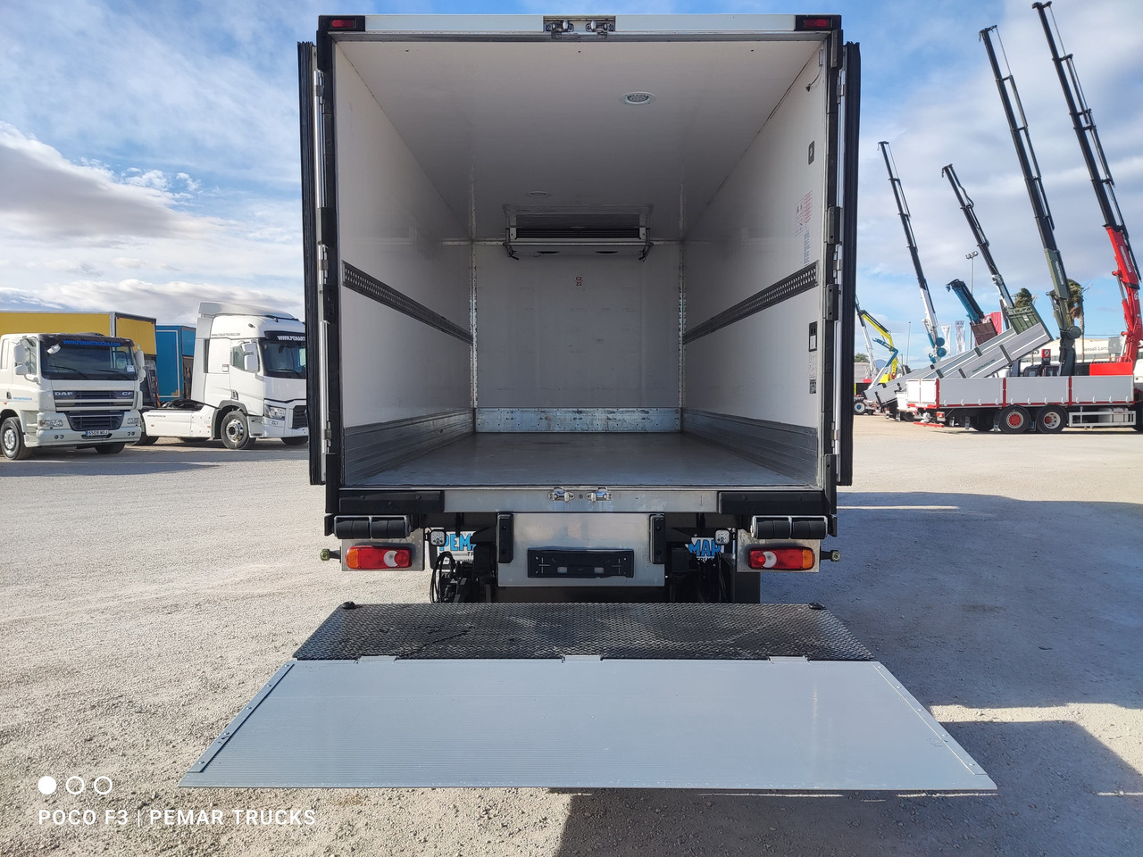 Truk berpendingin VOLVO FL 250 FRIGORIFICO 12T EURO 6: gambar 10