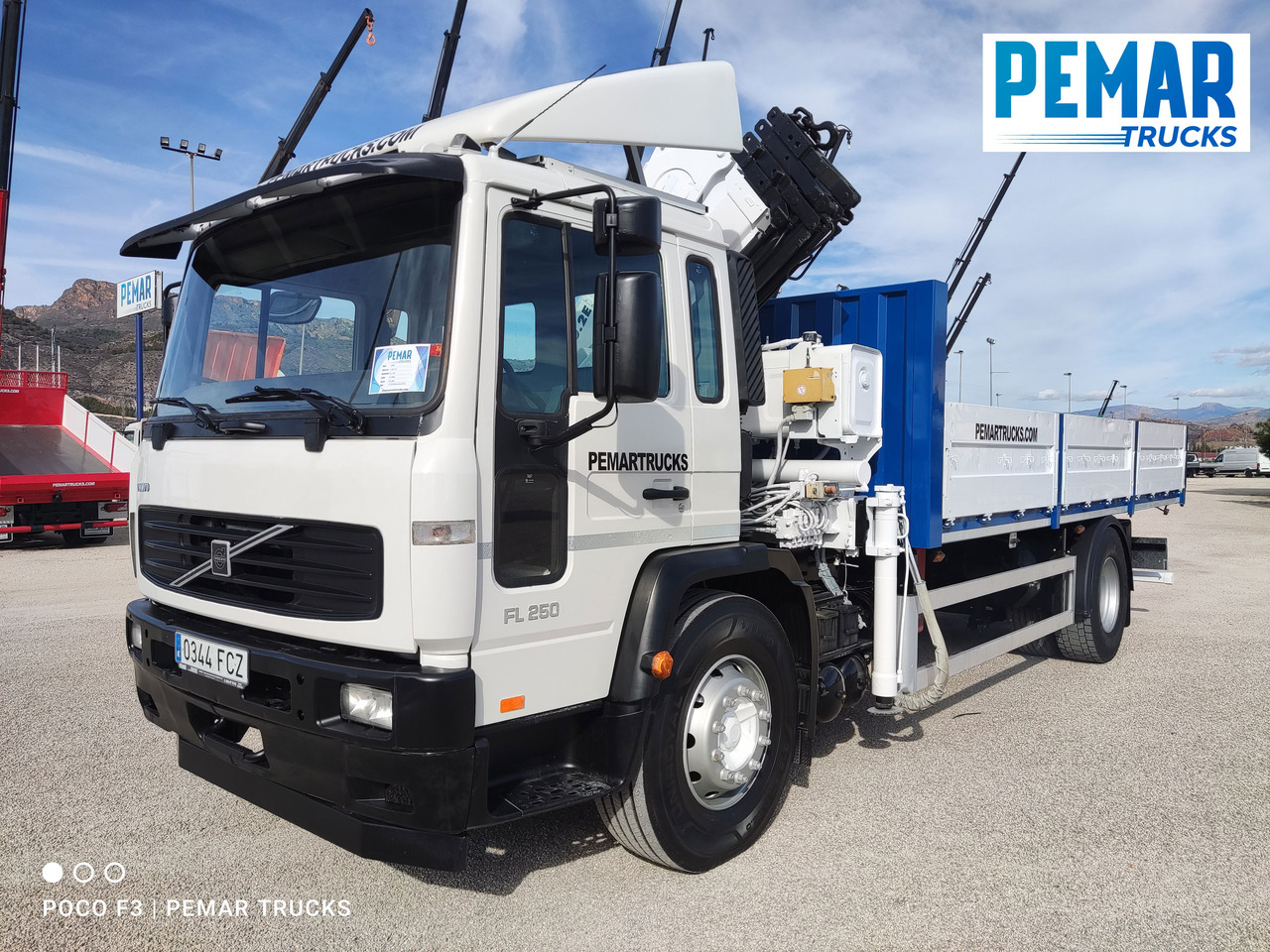 VOLVO FL 250 GRUA CAJA FIJA - Truk flatbed, Truk derek: gambar 2 VOLVO FL 250 GRUA CAJA FIJA - Truk flatbed, Truk derek: gambar 2
