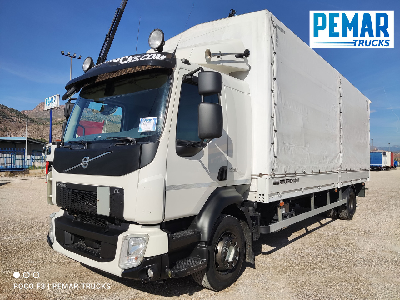 VOLVO FL 250 SEMITAUTLINER 16T - Truk dengan terpal samping: gambar 1 VOLVO FL 250 SEMITAUTLINER 16T - Truk dengan terpal samping: gambar 1