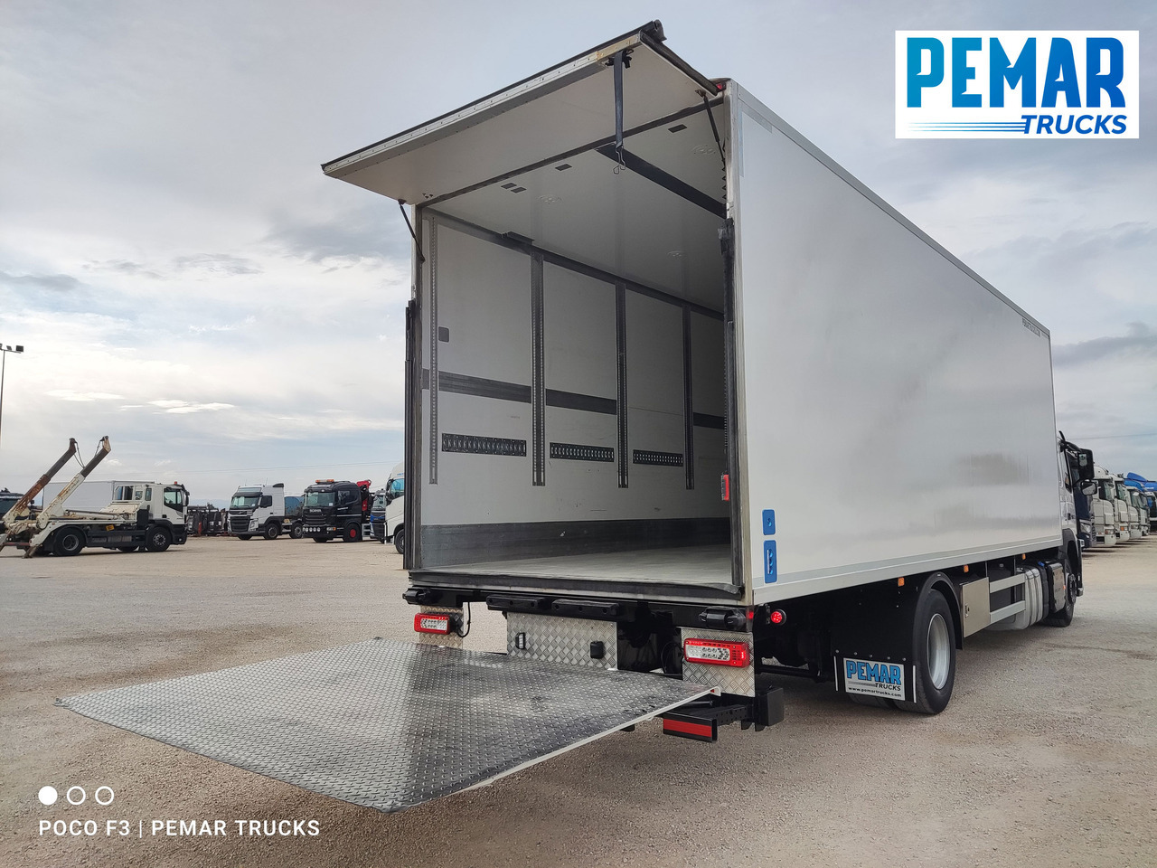 Truk berpendingin VOLVO FM 330 4X2 FRIGORIFICO 18T EURO 6: gambar 14