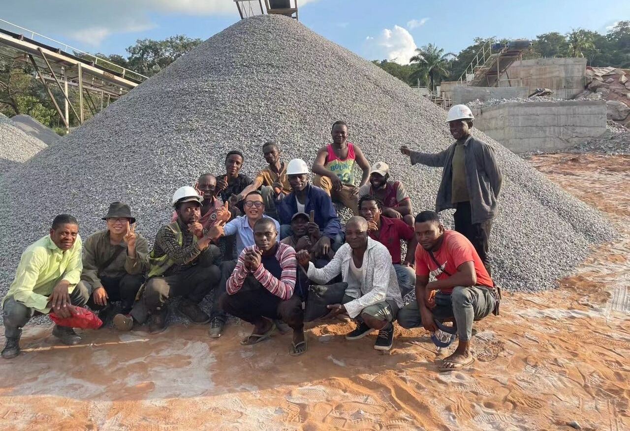 Kinglink 150-250TPH Granite Stone Rock Crushing Plant - Penghancur kerucut: gambar 3 Kinglink 150-250TPH Granite Stone Rock Crushing Plant - Penghancur kerucut: gambar 3