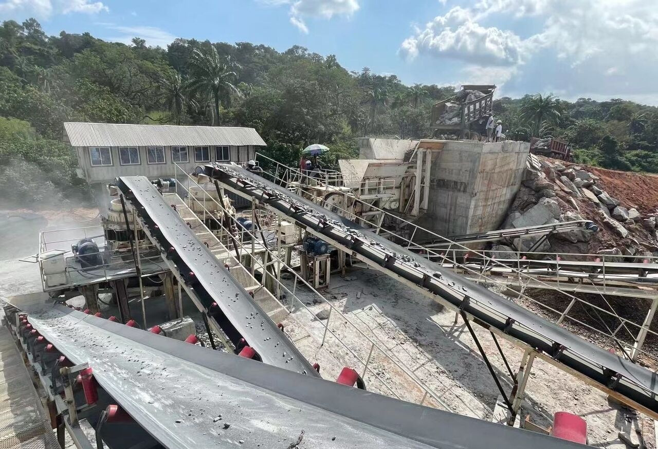 Kinglink 150-250TPH Granite Stone Rock Crushing Plant - Penghancur kerucut: gambar 4 Kinglink 150-250TPH Granite Stone Rock Crushing Plant - Penghancur kerucut: gambar 4