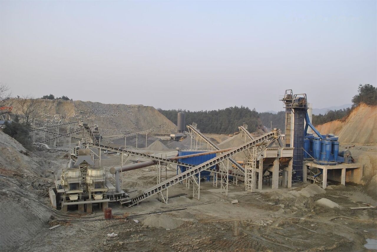 Kinglink 250TPH Granite/Basalt/Riverstone Crushing Plant - Tanaman penghancur: gambar 1 Kinglink 250TPH Granite/Basalt/Riverstone Crushing Plant - Tanaman penghancur: gambar 1