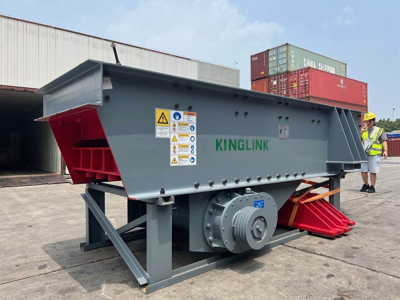 Kinglink Vibrating Grizzly Feeder ZSW380X96 | 150TPH - Mesin pertambangan: gambar 2 Kinglink Vibrating Grizzly Feeder ZSW380X96 | 150TPH - Mesin pertambangan: gambar 2