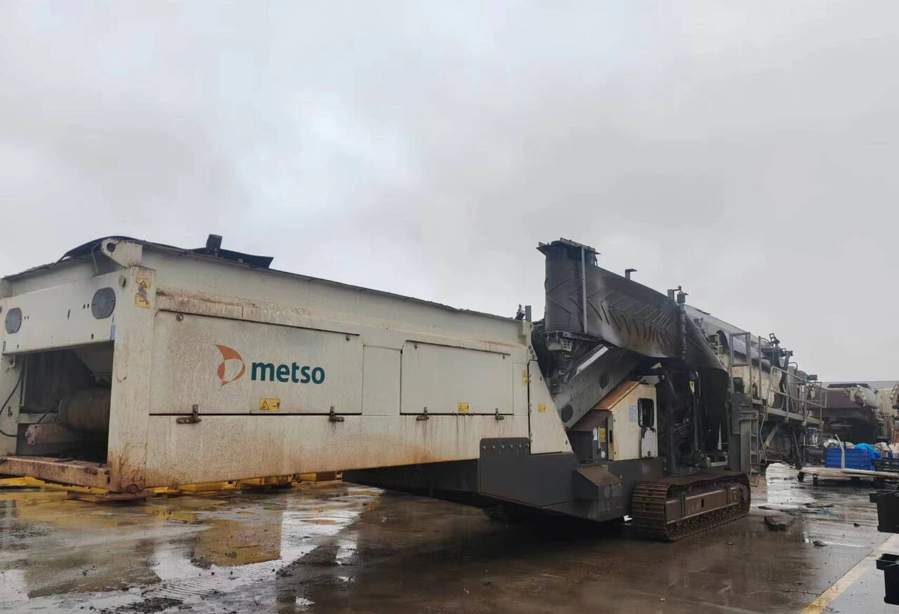 Metso Lokotrack ST4.8 Crawler Screen - Screener: gambar 2 Metso Lokotrack ST4.8 Crawler Screen - Screener: gambar 2