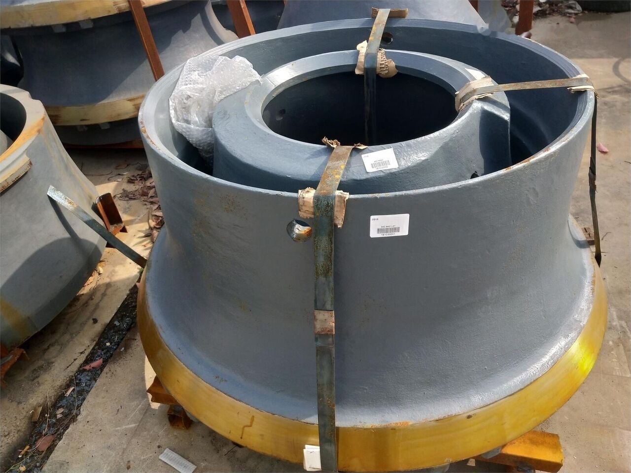 BOWL/CONCAVE/MANTLE/SPARE PARTS KINGLINK for Sandvik crushing plant - Suku cadang: gambar 4 BOWL/CONCAVE/MANTLE/SPARE PARTS KINGLINK for Sandvik crushing plant - Suku cadang: gambar 4