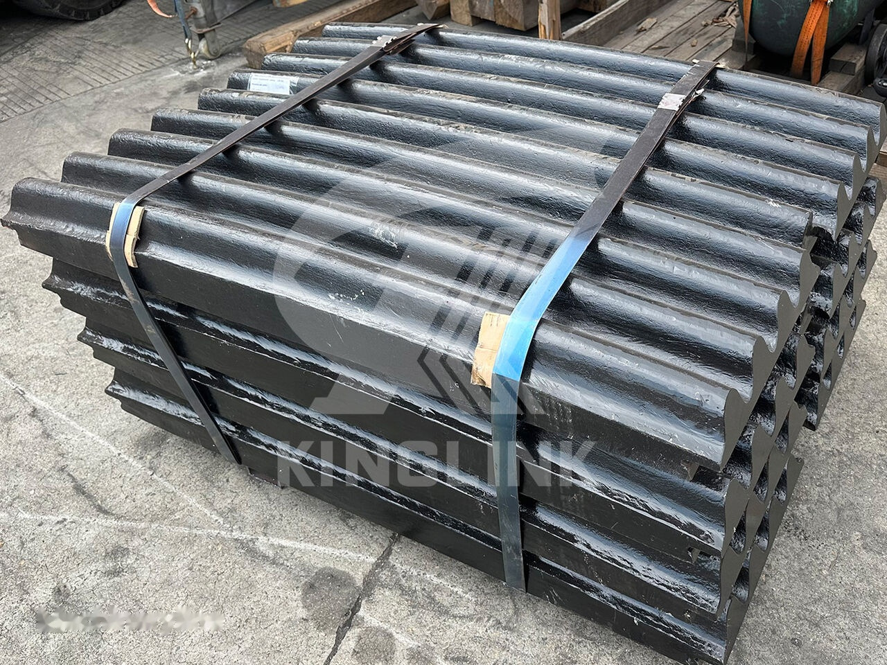 Movable and Fixed Jaw Plates for CT2036 CT3042 | Kinglink 17003346 for crusher - Suku cadang untuk Tanaman penghancur: gambar 1 Movable and Fixed Jaw Plates for CT2036 CT3042 | Kinglink 17003346 for crusher - Suku cadang untuk Tanaman penghancur: gambar 1