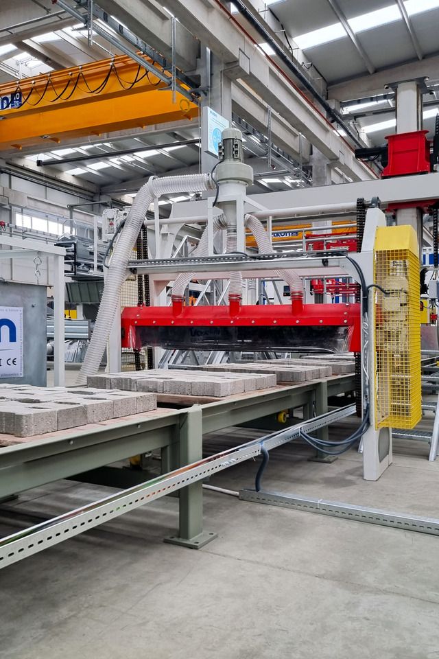 ELKON Elkoblock-S25 Block Making Machine - Mesin batako: gambar 4 ELKON Elkoblock-S25 Block Making Machine - Mesin batako: gambar 4
