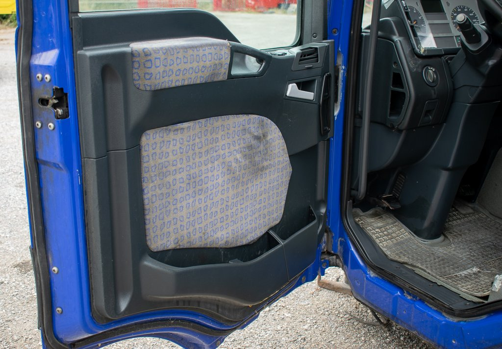 MAN TGA DOOR TRIM LEFT - DRIVER'S - Pintu dan bagian untuk Truk: gambar 2 MAN TGA DOOR TRIM LEFT - DRIVER'S - Pintu dan bagian untuk Truk: gambar 2