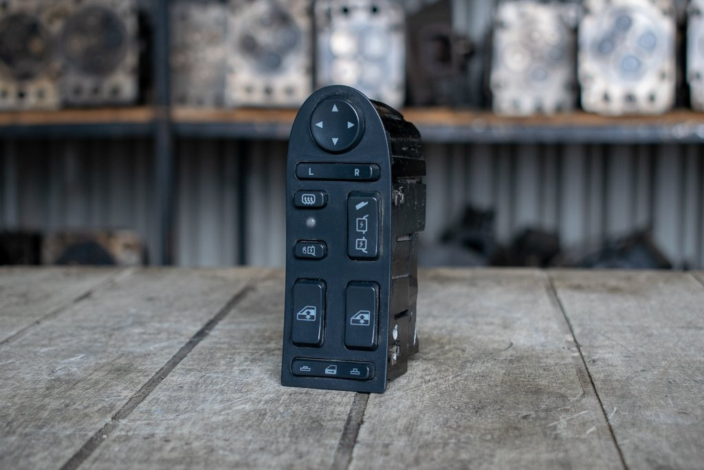 MAN TGA POWER WINDOW SWITCH - DRIVER - Sistem listrik untuk Truk: gambar 1 MAN TGA POWER WINDOW SWITCH - DRIVER - Sistem listrik untuk Truk: gambar 1