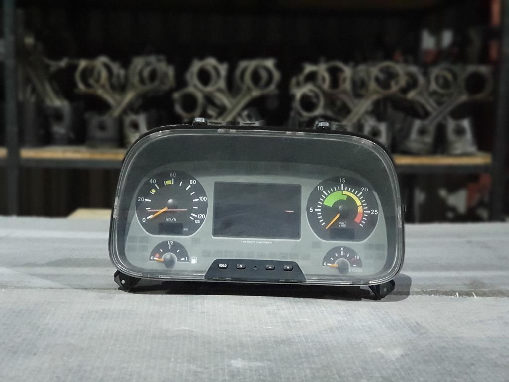 MERCEDES-BENZ ACTROS EURO V - Dasbor untuk Truk: gambar 1 MERCEDES-BENZ ACTROS EURO V - Dasbor untuk Truk: gambar 1