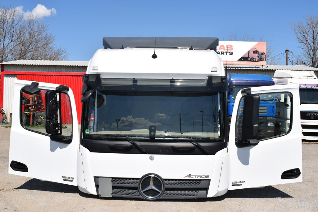 MERCEDES-BENZ ACTROS MP 4 (BIG SPACE) - Kabin untuk Truk: gambar 3 MERCEDES-BENZ ACTROS MP 4 (BIG SPACE) - Kabin untuk Truk: gambar 3