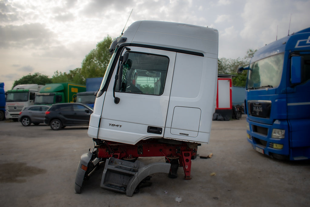 MERCEDES-BENZ ACTROS MP2 LARGE (MEGA) - Kabin untuk Truk: gambar 3 MERCEDES-BENZ ACTROS MP2 LARGE (MEGA) - Kabin untuk Truk: gambar 3