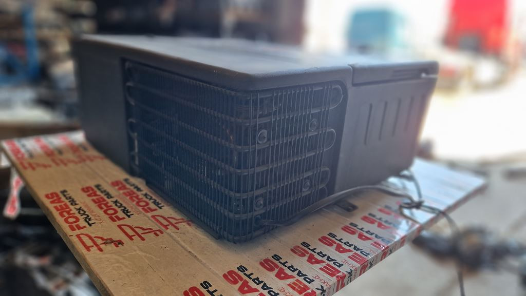 MERCEDES-BENZ ACTROS MP3 FOOD REFRIGERATOR - A 943 830 08 60 - Kabin dan interior untuk Truk: gambar 2 MERCEDES-BENZ ACTROS MP3 FOOD REFRIGERATOR - A 943 830 08 60 - Kabin dan interior untuk Truk: gambar 2