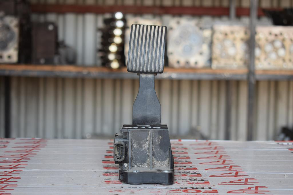 MERCEDES-BENZ ACTROS MP4 - Pedal untuk Truk: gambar 1 MERCEDES-BENZ ACTROS MP4 - Pedal untuk Truk: gambar 1