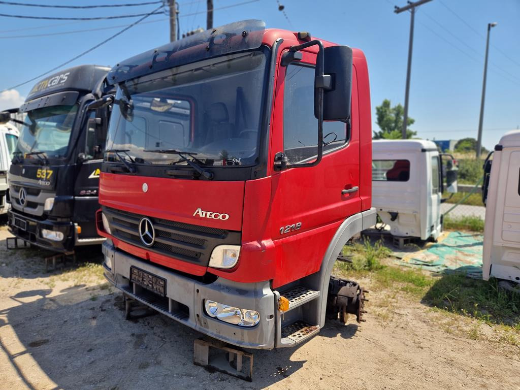 MERCEDES-BENZ ATEGO 2 1218 - Kabin untuk Truk: gambar 1 MERCEDES-BENZ ATEGO 2 1218 - Kabin untuk Truk: gambar 1