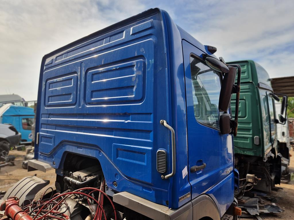 MERCEDES-BENZ ATEGO 3 - Kabin untuk Truk: gambar 4 MERCEDES-BENZ ATEGO 3 - Kabin untuk Truk: gambar 4