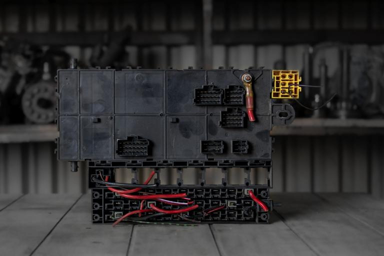 MERCEDES-BENZ ATEGO I - Sekring untuk Truk: gambar 2 MERCEDES-BENZ ATEGO I - Sekring untuk Truk: gambar 2