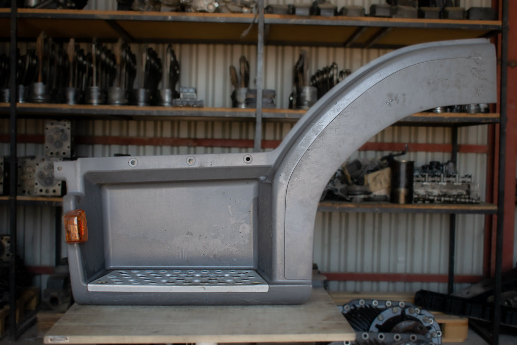 MERCEDES-BENZ ATEGO SINGLE STEP LEFT - DRIVER - Langkah kaki untuk Truk: gambar 1 MERCEDES-BENZ ATEGO SINGLE STEP LEFT - DRIVER - Langkah kaki untuk Truk: gambar 1