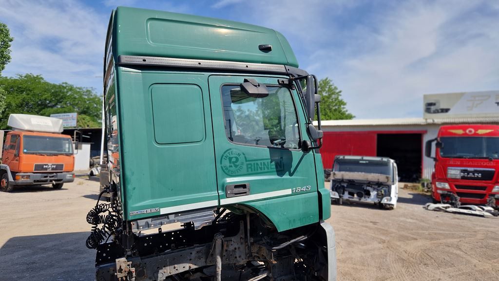 MERCEDES-BENZ AXOR 1843 - Kabin untuk Truk: gambar 4 MERCEDES-BENZ AXOR 1843 - Kabin untuk Truk: gambar 4