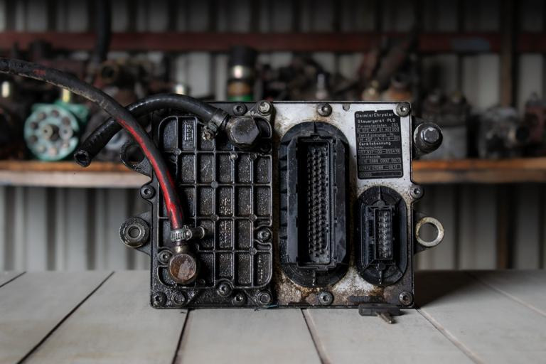MERCEDES-BENZ AXOR OM 457 - ECU untuk Truk: gambar 1 MERCEDES-BENZ AXOR OM 457 - ECU untuk Truk: gambar 1